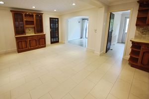 Kitchen/Breakfast Room- click for photo gallery